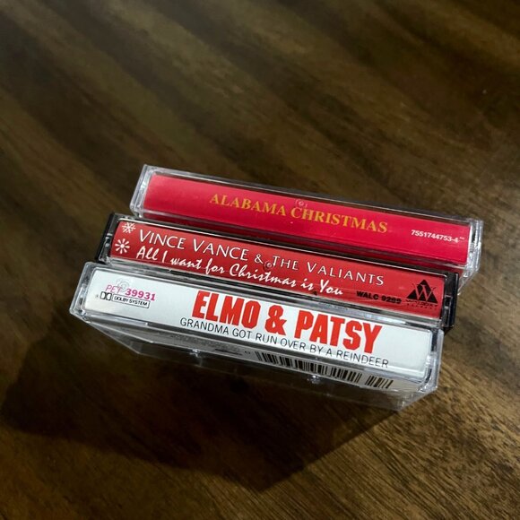 Vintage Christmas Cassette Lot: Alabama Vince Vance & The Valiants Elmo & Patsy - Picture 3 of 3